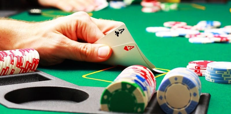 333 1 - Cách chia bài Poker chuyên nghiệp, nhanh chóng như cao thủ